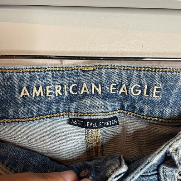 American Eagle distresed Hi-Rise Jeggings - Picture 3 of 6